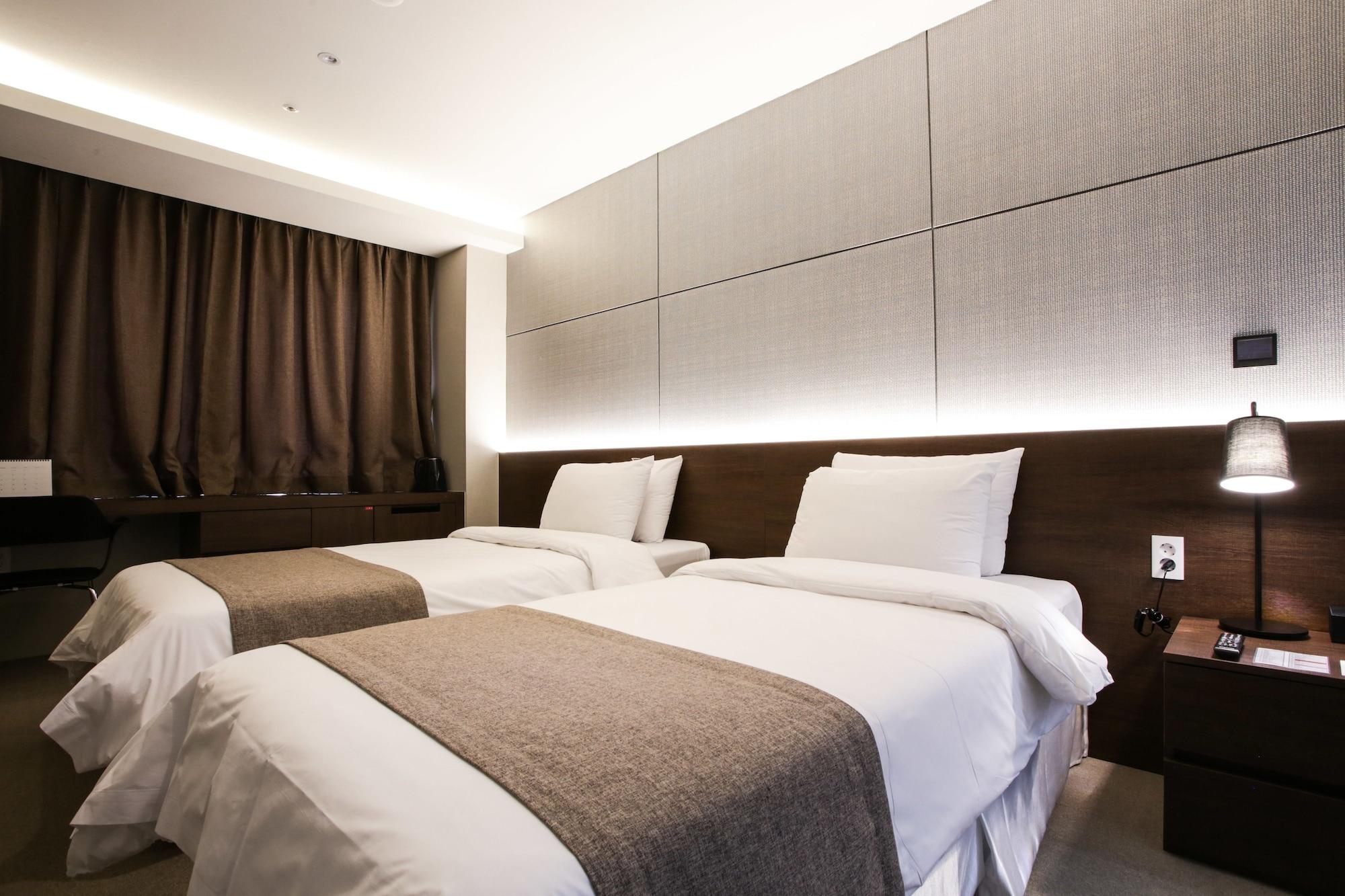 M Stay Hotel Gyeonggi Giheung Йонгин Экстерьер фото