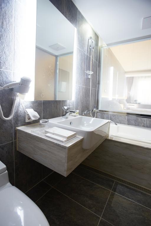 M Stay Hotel Gyeonggi Giheung Йонгин Экстерьер фото